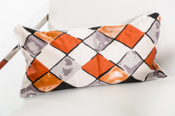 Modrest Roche Orange Throw Pillow