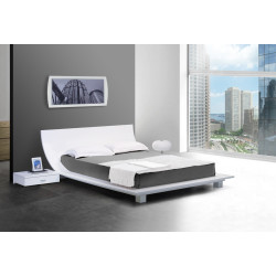 Modrest Story White Platform Eastern King Bed & 2 Nightstands